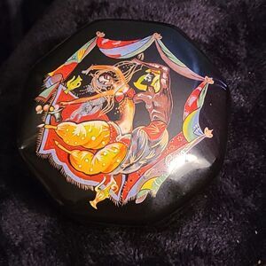 Franklin Mint 1988 Vintage  porcelain music box